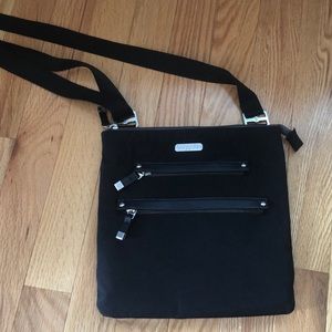 Baggalini cross body bag